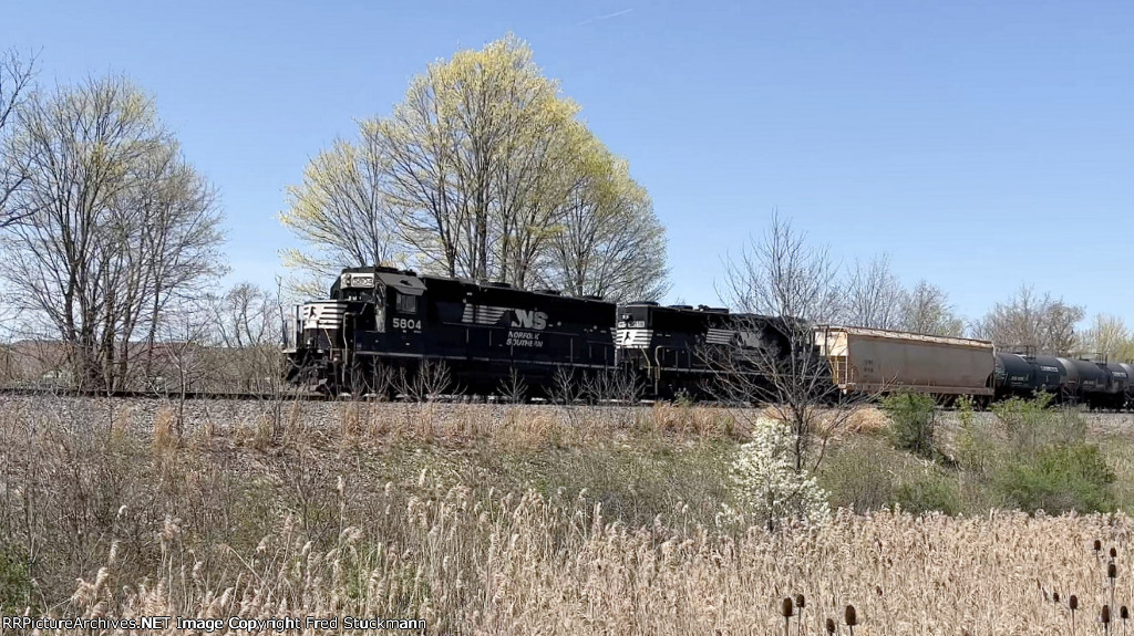 NS 5804 leads C89 east.